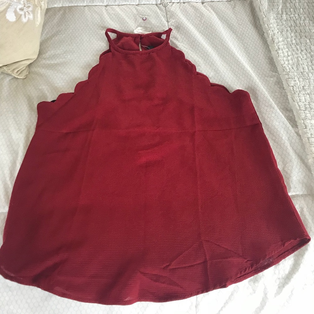 Sleeveless scalloped top